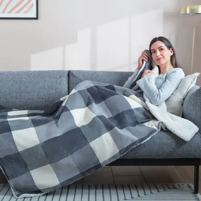 Imetec CaldoPlaid Tartan Grey Plaid Riscaldabile, Morbida Coperta Elettrica 160x120 cm, Basso Consumo, Tecnologia Adapto, Dispositivo di Sicurezza, Rapido Riscaldamento, 6 Temperature, Lavab , 155138 , Immagine 2