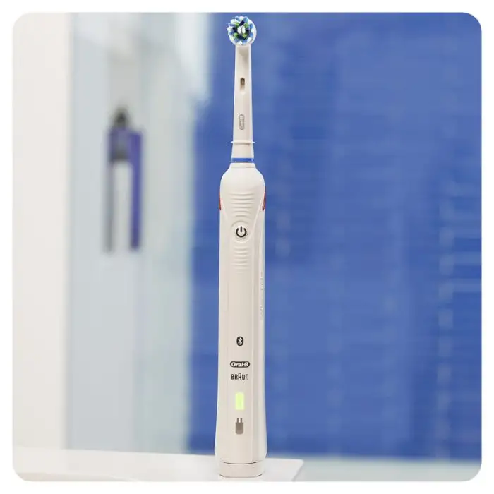 Oral-B Spazzolino Elettrico Ricaricabile Smart 5 5100S CrossAction, 1 Bianco Manico Connesso, 5 Modalità Tra Cui Sbiancante, Denti Sensibili E Protezione Gengive, 3 Testine Custodia da viagg , 131234 , Immagine 8