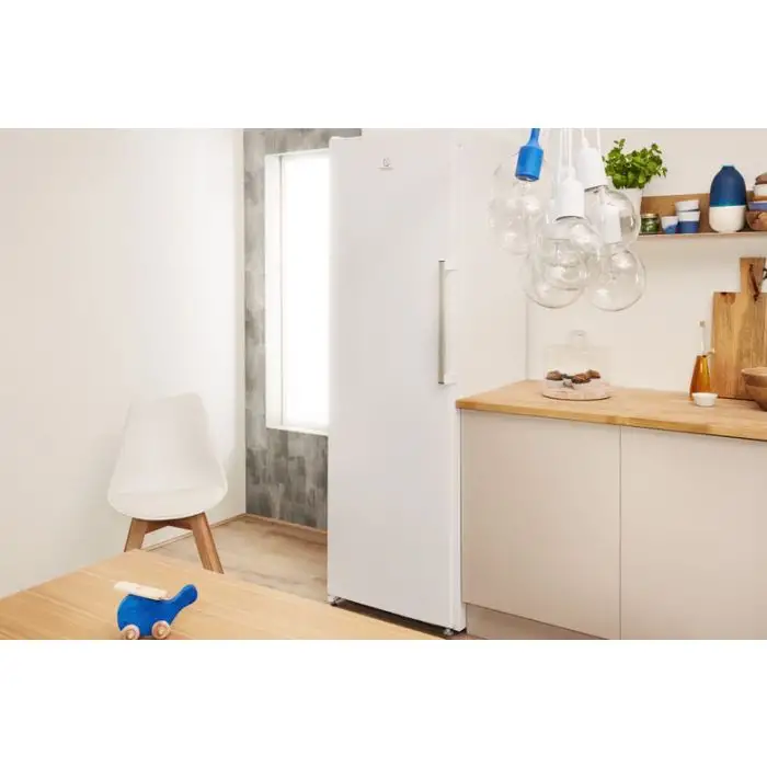 Indesit UI6 F1T W1 Congelatore Verticale a Libera Installazione 223 L F Bianco , 111097 , Immagine 3