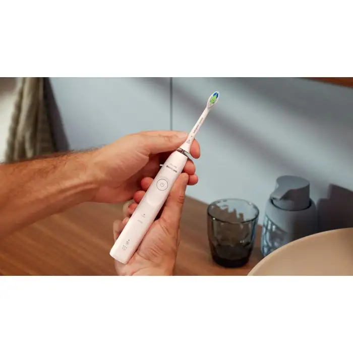 Philips 5300 Series Sonicare spazzolino elettrico sonico con base di ricarica e custodia, 2 livelli di intensità, sensore di pressione confezione da 1 spazzolino bianco e 1 spazzolino nero H , 158456 , Immagine 7