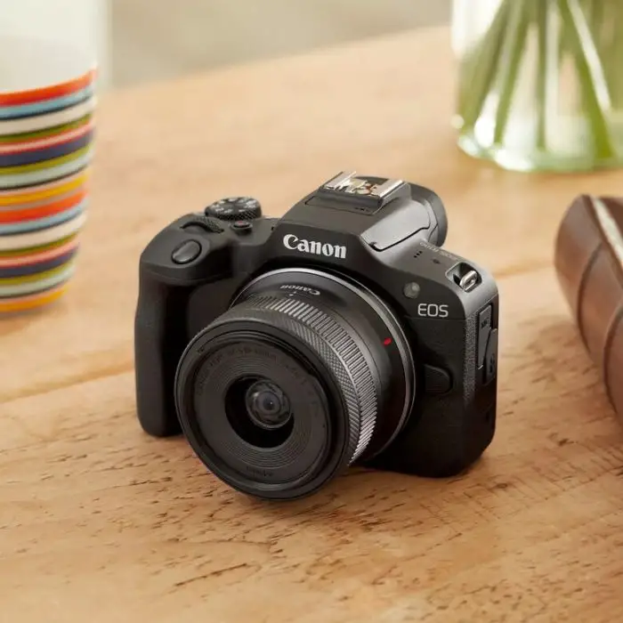 Canon EOS R1001 + RF-S 18-45mm F4.5-6.3 IS STM Kit MILC 24,1 MP CMOS 6000 x 4000 Pixel Nero , 147828 , Immagine 12