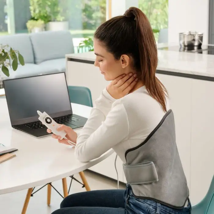 Imetec Termoforo Lombare Intellisense Lumbar, efficace su schiena e addome, Tecnologia Intellisense, 5 temperature, Lavabile , 148714 , Immagine 2