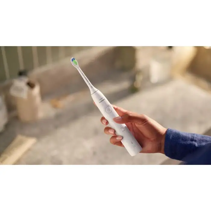 Philips 5300 Series Sonicare spazzolino elettrico sonico con base di ricarica e custodia, 2 livelli di intensità, sensore di pressione confezione da 1 spazzolino bianco e 1 spazzolino nero H , 158456 , Immagine 9