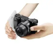 Sony Alpha 6000L, fotocamera mirrorless con obiettivo 16-50 mm, attacco E, sensore APS-C, 24.3 MP