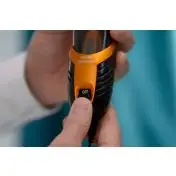 Rowenta TN9300 Airforce Ultimate, Tagliacapelli, Sistema di Aspirazione Integrato che Cattura il 99% dei capelli, 17 Lunghezze di Taglio, Tagliacapelli 3 in 1, Nero e Arancione