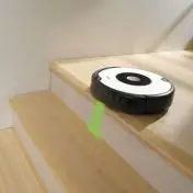 iRobot Roomba 605  Aspirapolvere Robot  sistema AeroVac PET
