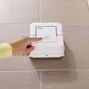 iRobot Braava jet 250 Aspirapolvere Robot Bianco