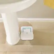 iRobot Braava jet 250 Aspirapolvere Robot Bianco