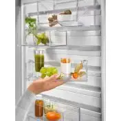 Electrolux LNT7MD32X2 frigorifero con congelatore Libera installazione 331 L D Acciaio inossidabile