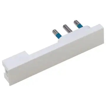 Polypool Spina “Spaziozero” 16A 2P+T, uscita cavo a 90°, fermacavo isolantea vite. Colore: bianco Grazie all’ingombro ridottissimo, l’utilizzo di questa spina è consigliato in spazi molto ri , 156976