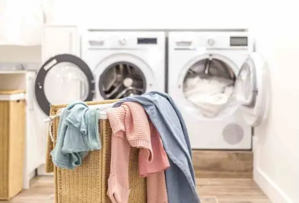 Usare l'asciugatrice: 10 consigli per risparmiare energia